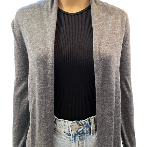 Beautiful merino wool cardigan - Picture 5 of 9